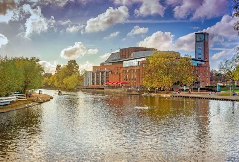 stratford-upon-avon-the-famous-walk-talk-show