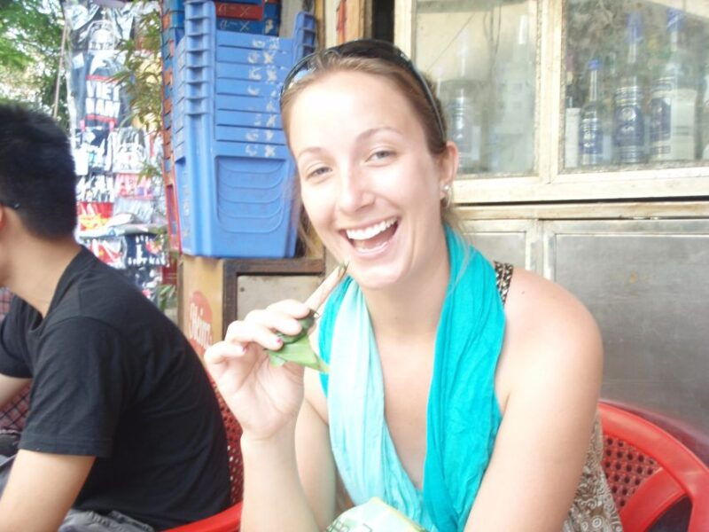 street-food-tour-hanoi-and-train-street-experience