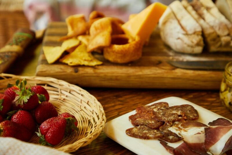 stuttgart-sunrise-and-breakfast-neckar-boat-tour