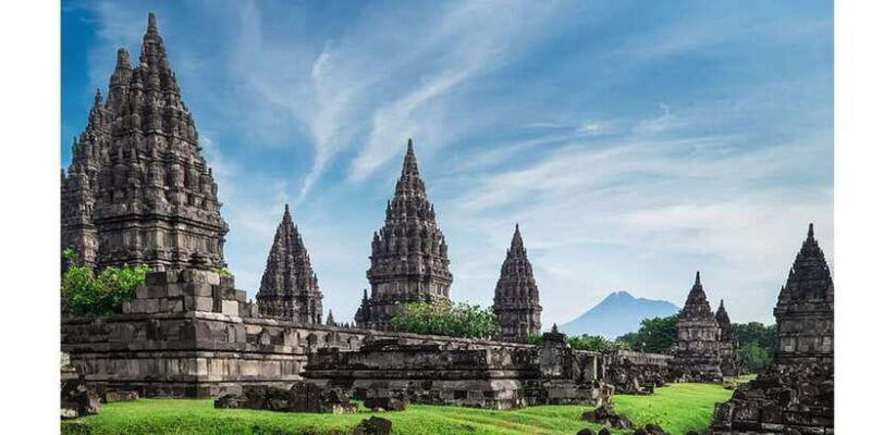sultan-palace-water-castle-prambanan-temple-guided-tour