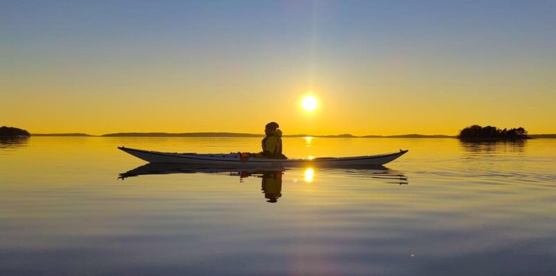 summer-evening-in-a-sea-kayak-turku-archipelago