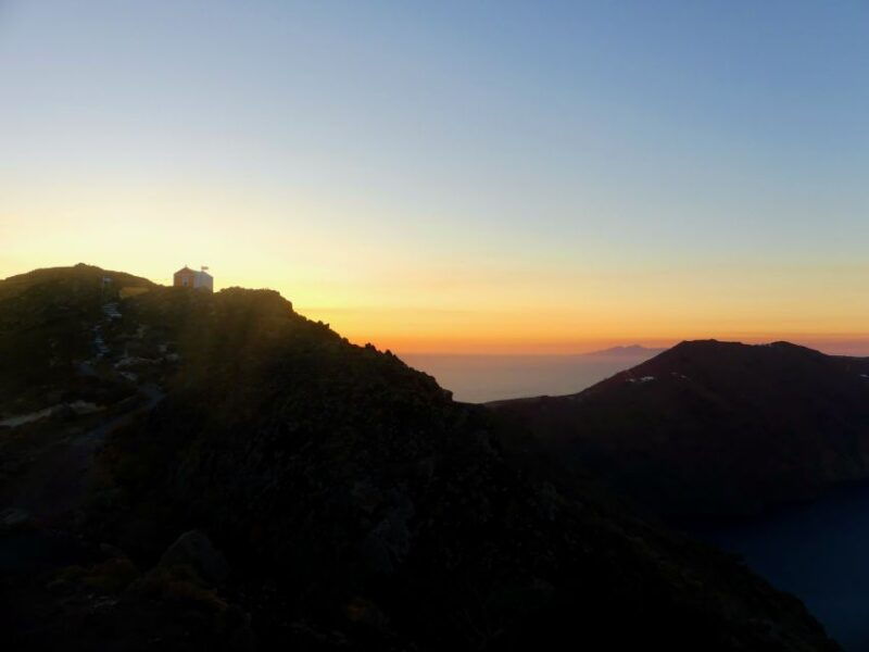 sunrise-caldera-hike-with-snacks