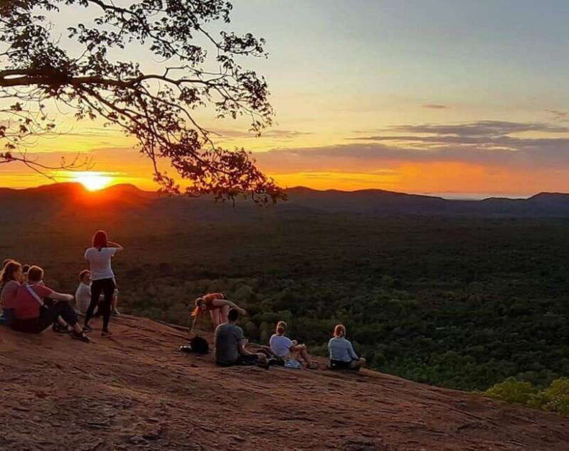 sunrise-sunset-hike-to-sigiriya-or-pidurangala-rock