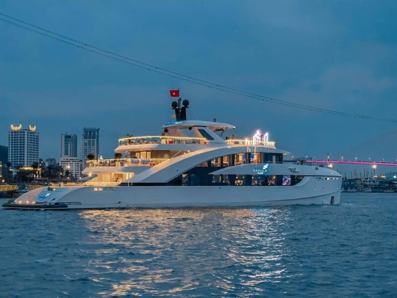 sunset-view-halong-bay-night-trip-dining-on-luxury-yacht