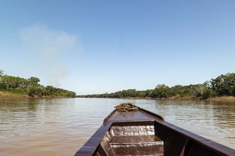 tambopata-lake-sandoval-canoeing-with-lunch