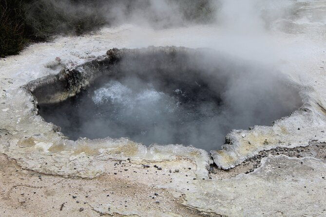 Taupo Day Trip with Orakei Korako or Waiotapu from Rotorua - Scenic Lake Taupo and Lunch Break
