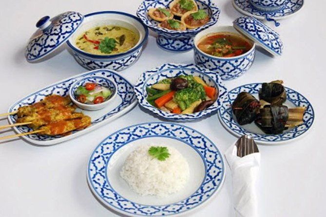 Thai Classical Dance with Thai Set Dinner & Calypso Cabaret Show - What Makes This Tour Stand Out?