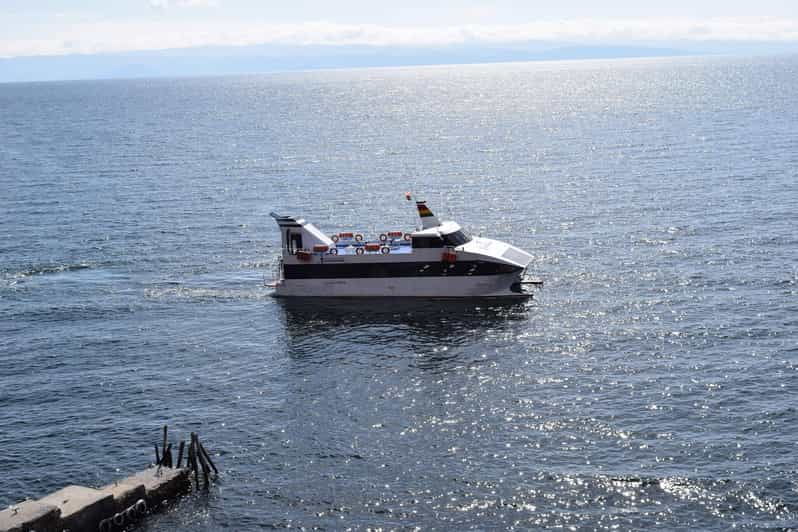 titicaca-lake-isla-del-sol-catamaran-tour