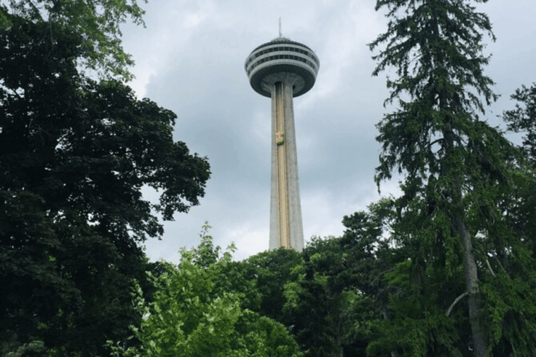 toronto-and-niagara-falls-full-day-city-and-nature-tour-2