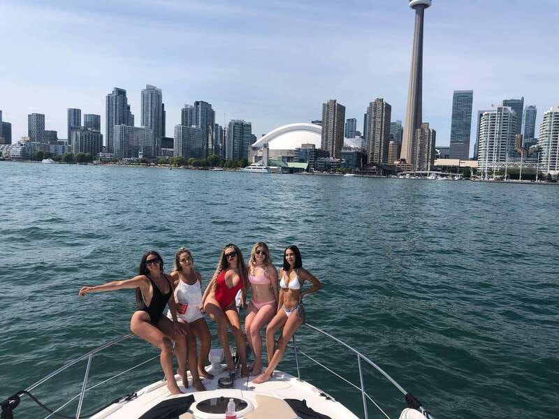 toronto-private-luxury-yacht-sightseeing-cruise-prosecco