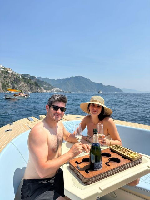 tour-capri-discover-the-island-of-vips-by-boat-3