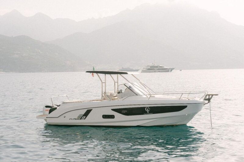 tour-capri-discover-the-island-of-vips-by-boat-4