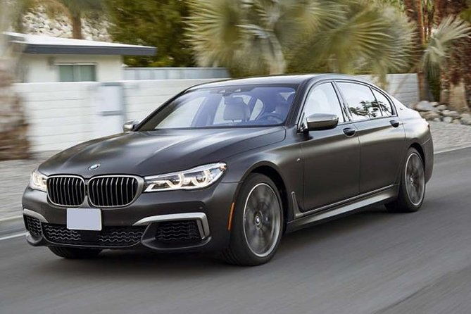 Town Car Hire Melbourne Airport To CBD - What to Expect: The Transfer Experience