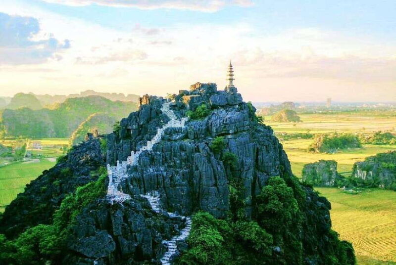 trang-an-boat-bai-dinh-pagoda-mua-cave-tour