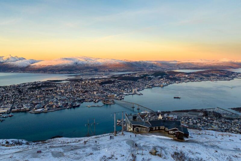 tromso-daytime-fjellheisen-snowshoe-hike-and-cable-car-ride
