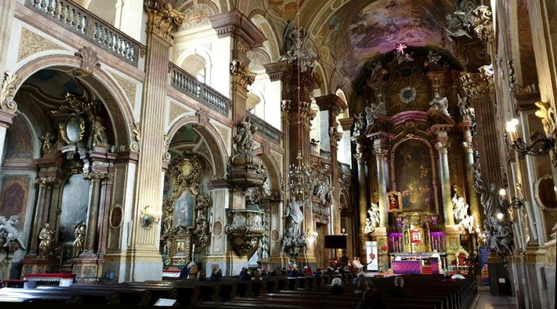university-of-wroclaw-discover-this-place-with-a-guide