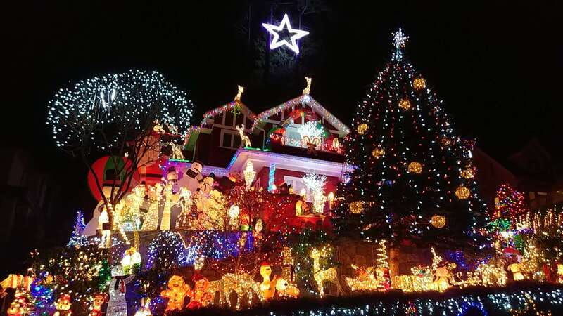 vancouver-christmas-tour-with-light-festival-entrance