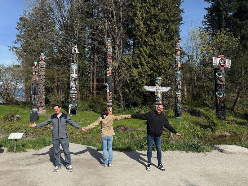 vancouver-city-tourlux-carstanley-parktotemchinagastown