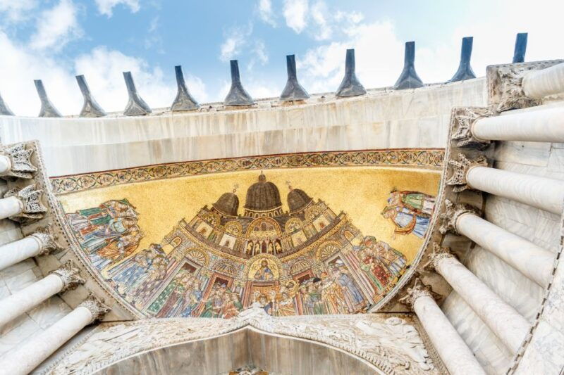 venice-doges-palace-st-marks-basilica-terrace-pala-doro