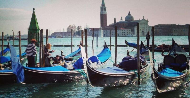 venice-private-after-dark-tour-and-gondola-ride-3