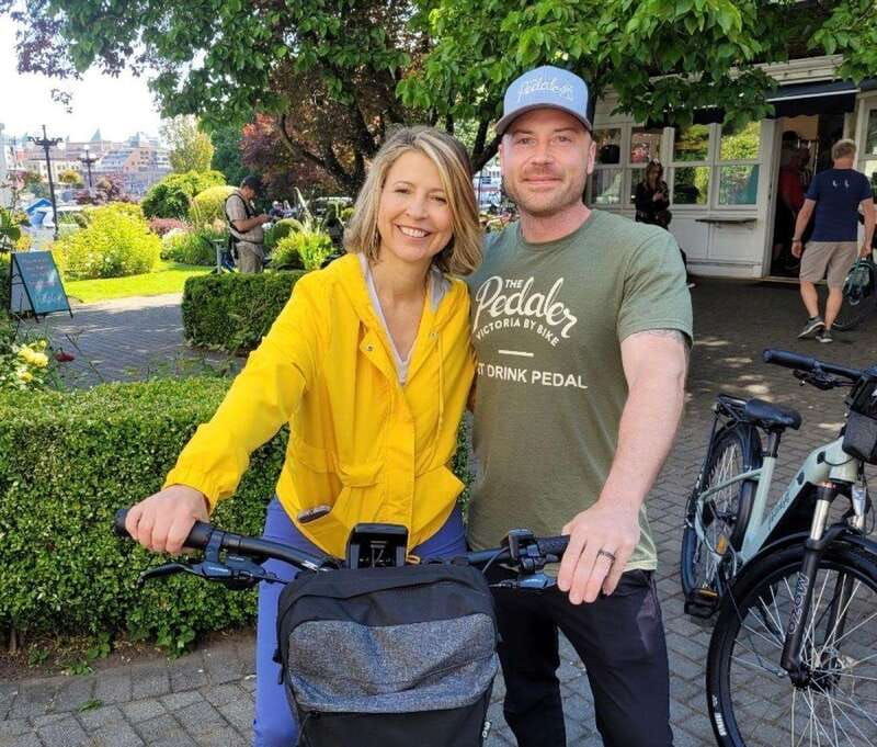 victoria-city-bike-tour-2-5-hr-history-and-highlights-tour