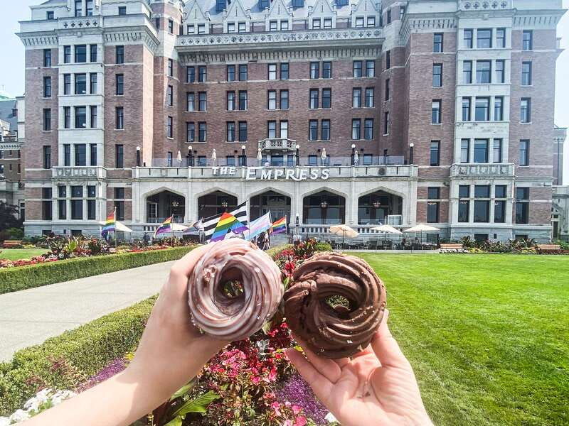 victoria-delicious-donut-adventure-by-underground-donut-tour