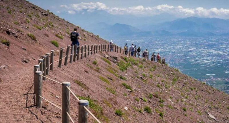 volcano-ruins-visit-mt-vesuvius-herculaneum-and-pompeii