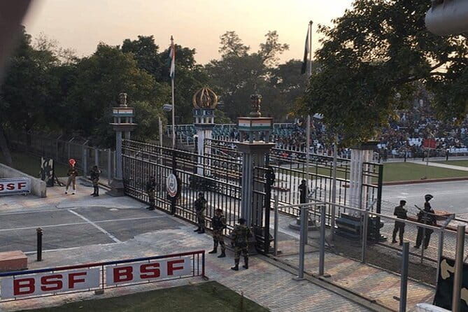Wagah Border Retreat Ceremony With Traditional Dinner - Why Choose This Tour?