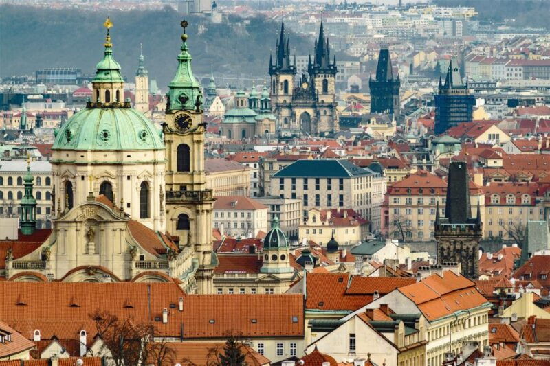 walking-tour-of-prague-old-town-charles-bridge