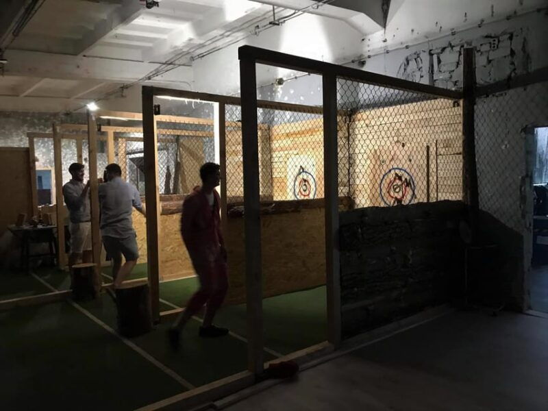 warsaw-axe-throwing-experience