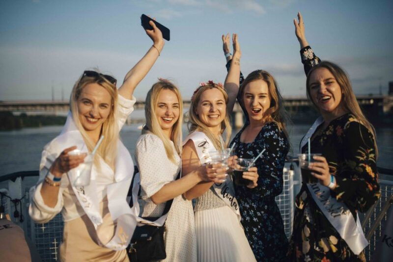 warsaw-boat-party-with-unlimited-drinks-vip-club-entrance