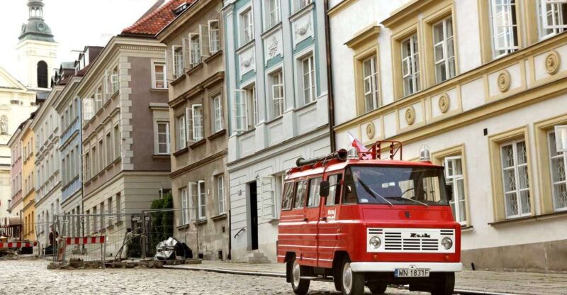 warsaw-classic-highlights-private-tour-by-vintage-car