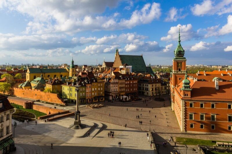 warsaw-highlights-guided-retro-bus-tour