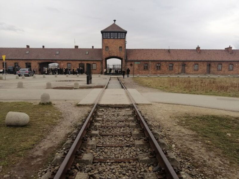 warsaw-tour-to-krakow-and-auschwitz-by-train-with-pickup