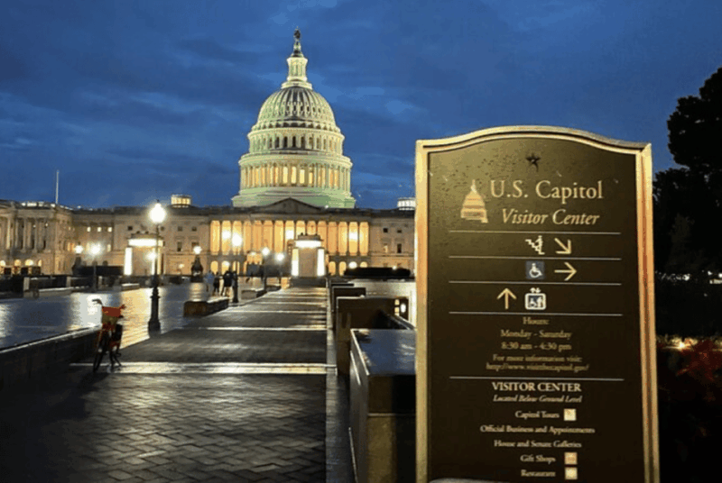 washington-dc-sightseeing-day-hop-on-hop-off-shuttle-tour