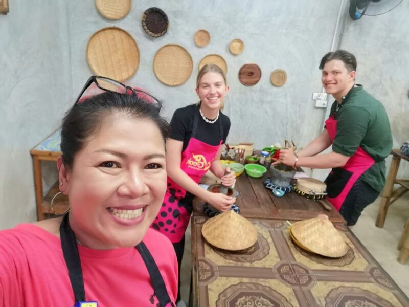 we-cook-thai-home-garden-cooking-school