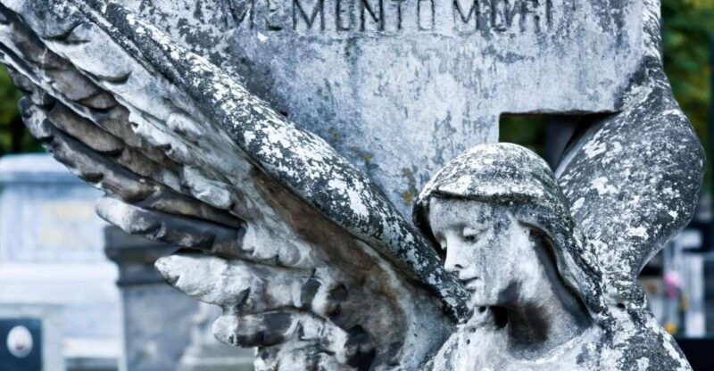 world-war-ii-warsaw-old-town-military-cemetery-walking-tour