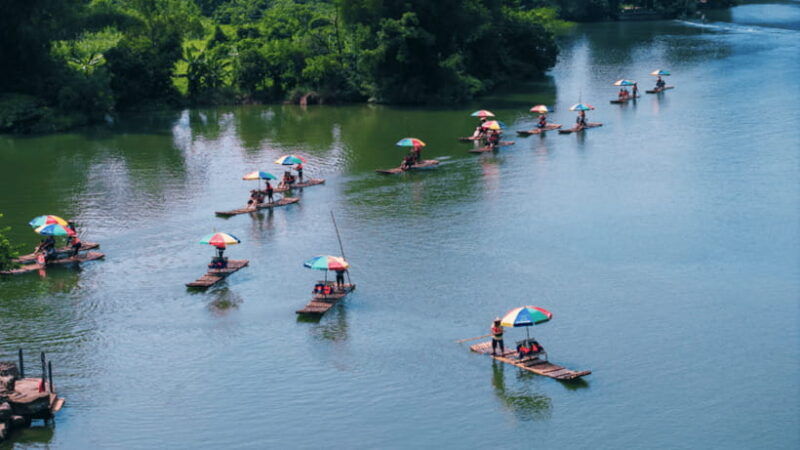 yangshuo-yulong-river-bamboo-rafting-experience