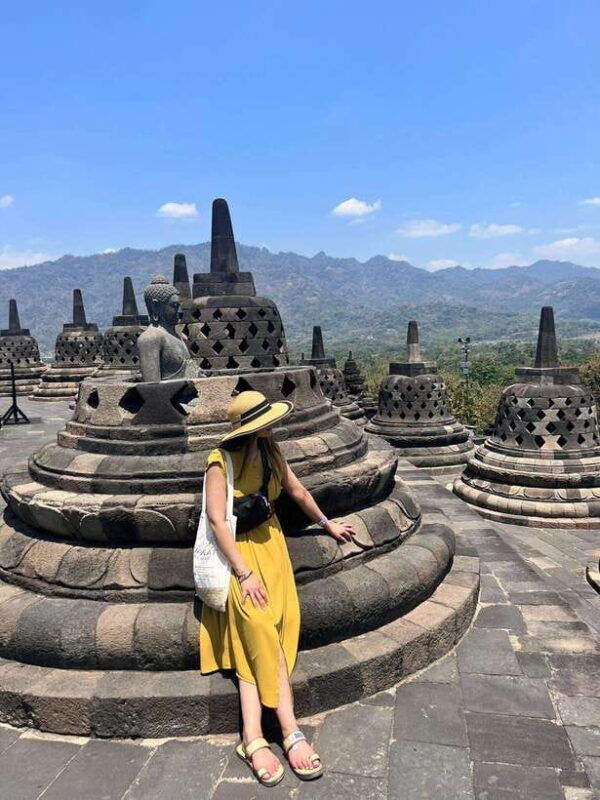 yogyakarta-borobudur-climbup-prambanan-tour-entry-ticket