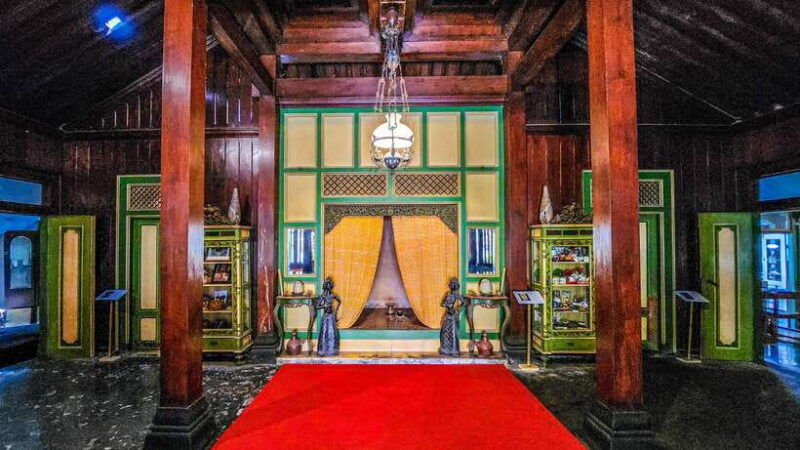 yogyakarta-pedal-through-history-cycling-tour-of-kotagede