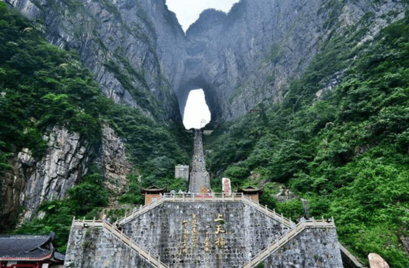 zhangjiajie-tianmen-mountain-tour-tianmen-fox-fairy-show