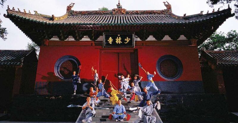 zhengzhou-private-tour-to-shaolin-temple-longmen-grottoes