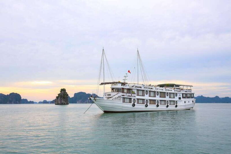 2d1n-ha-long-bay-cruise-by-oriental-sails