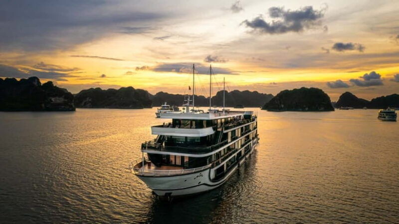 3-day-hanoi-city-tour-lan-ha-bay-5-star-cruise-balcony