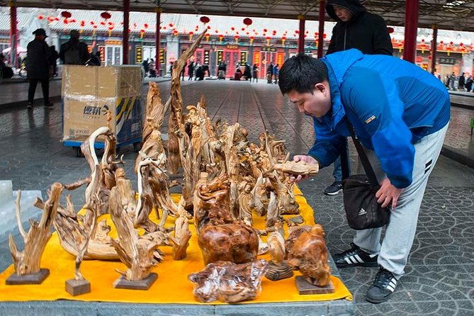 3-Hour Private Shopping Tour at Panjiayuan Market from Beijing - Authenticity and Value for Money