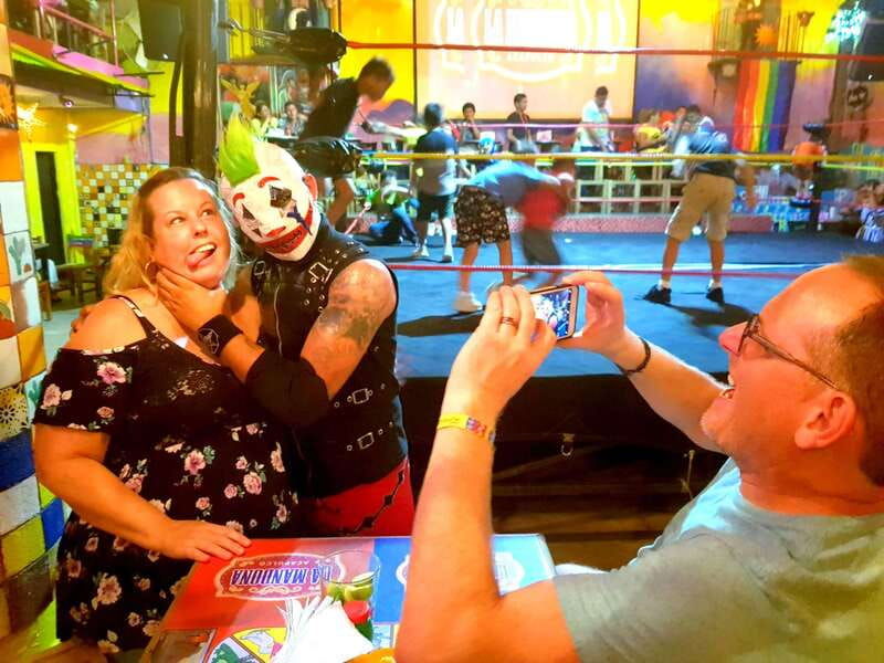 acapulco-sundays-wrestling-experience-tacos-tequila