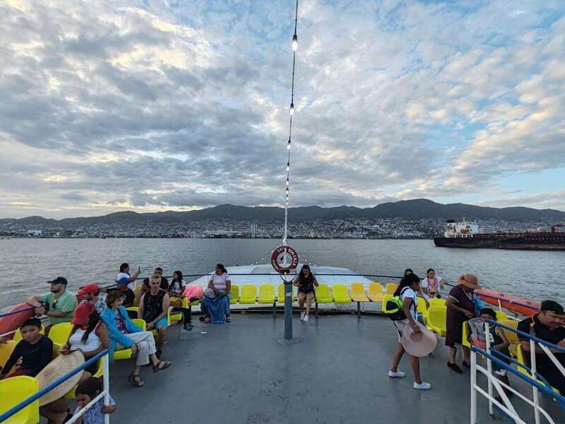 acapulco-sunset-on-yacht-bonanza-tour