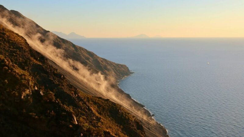 aeolian-islands-mini-cruise-with-stromboli-by-night