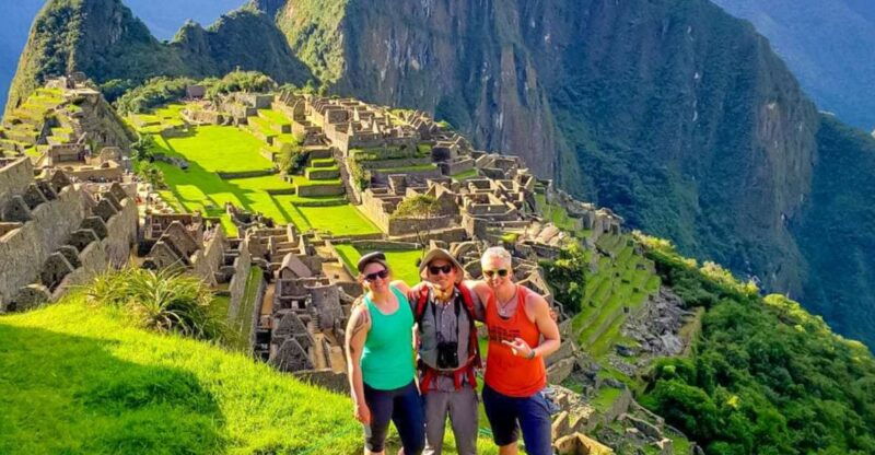 aguas-calientes-machu-picchu-official-ticket-bus-guide