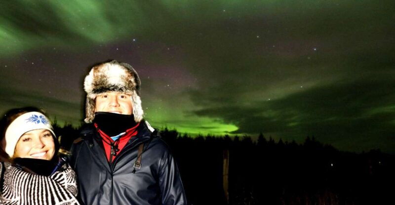 akureyri-hunt-for-the-northern-lights-photography-tour